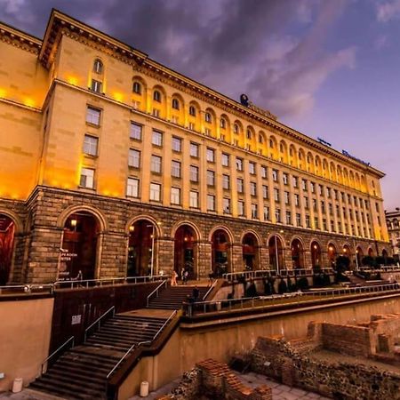 Cozy 1-Bedroom Flat In The Very Center Of Софія Екстер'єр фото