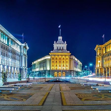 Cozy 1-Bedroom Flat In The Very Center Of Софія Екстер'єр фото
