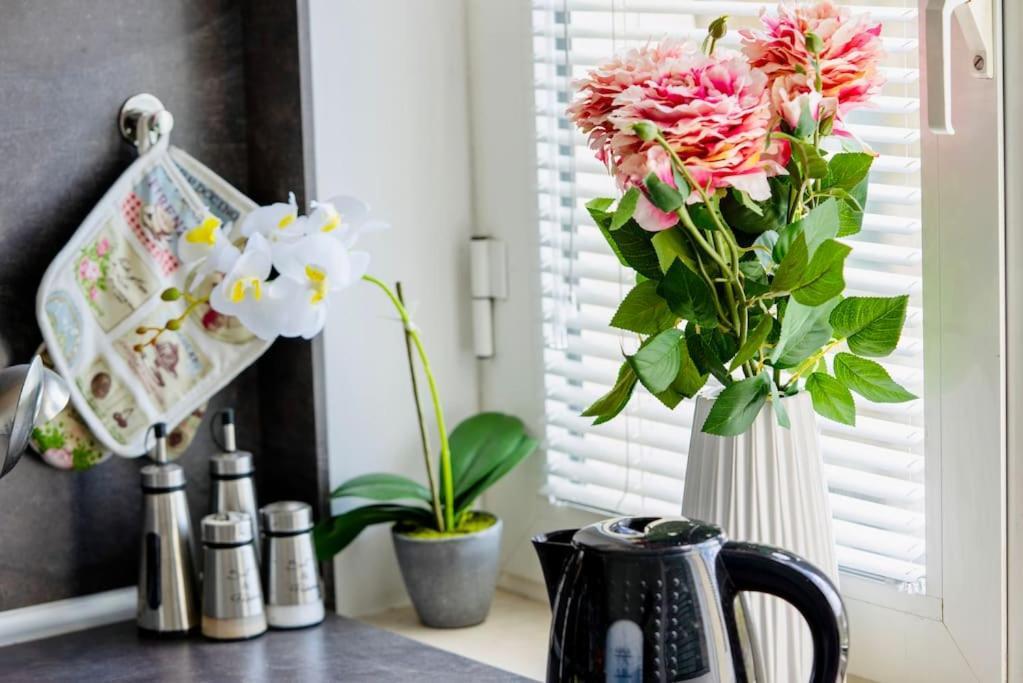 Cozy 1-Bedroom Flat In The Very Center Of Софія Екстер'єр фото